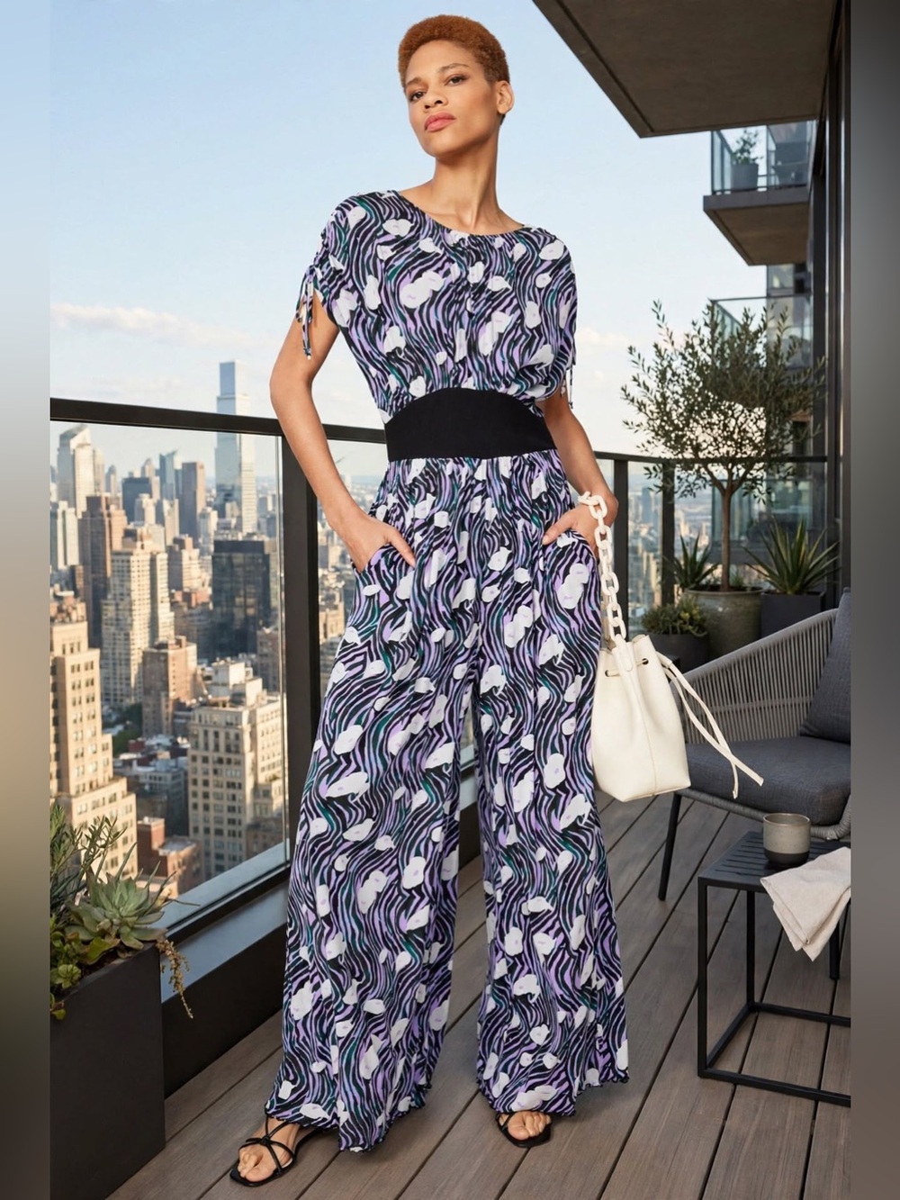 Diane von Furstenberg Andrea Jumpsuit
Printed Wide-Leg Jumpsuit size Medium.